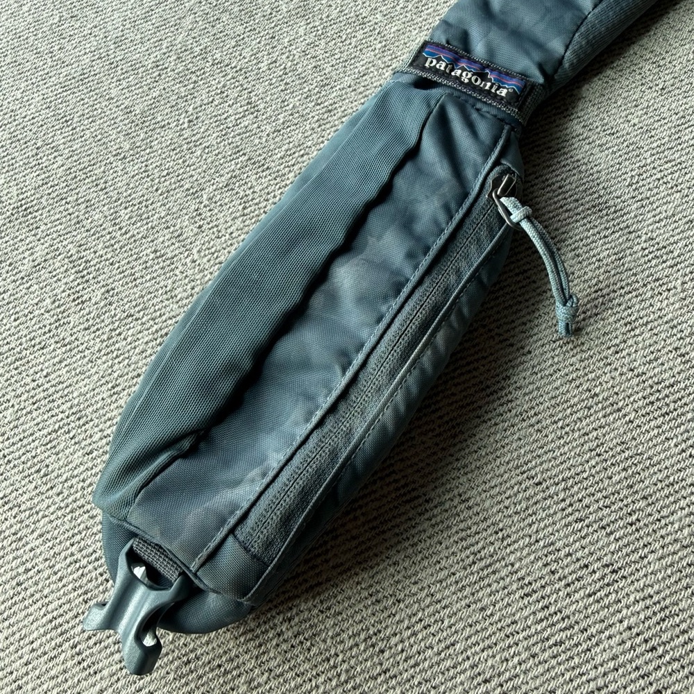 Patagonia Navy Blue Sling Belt Bag - Picture 5 of 6